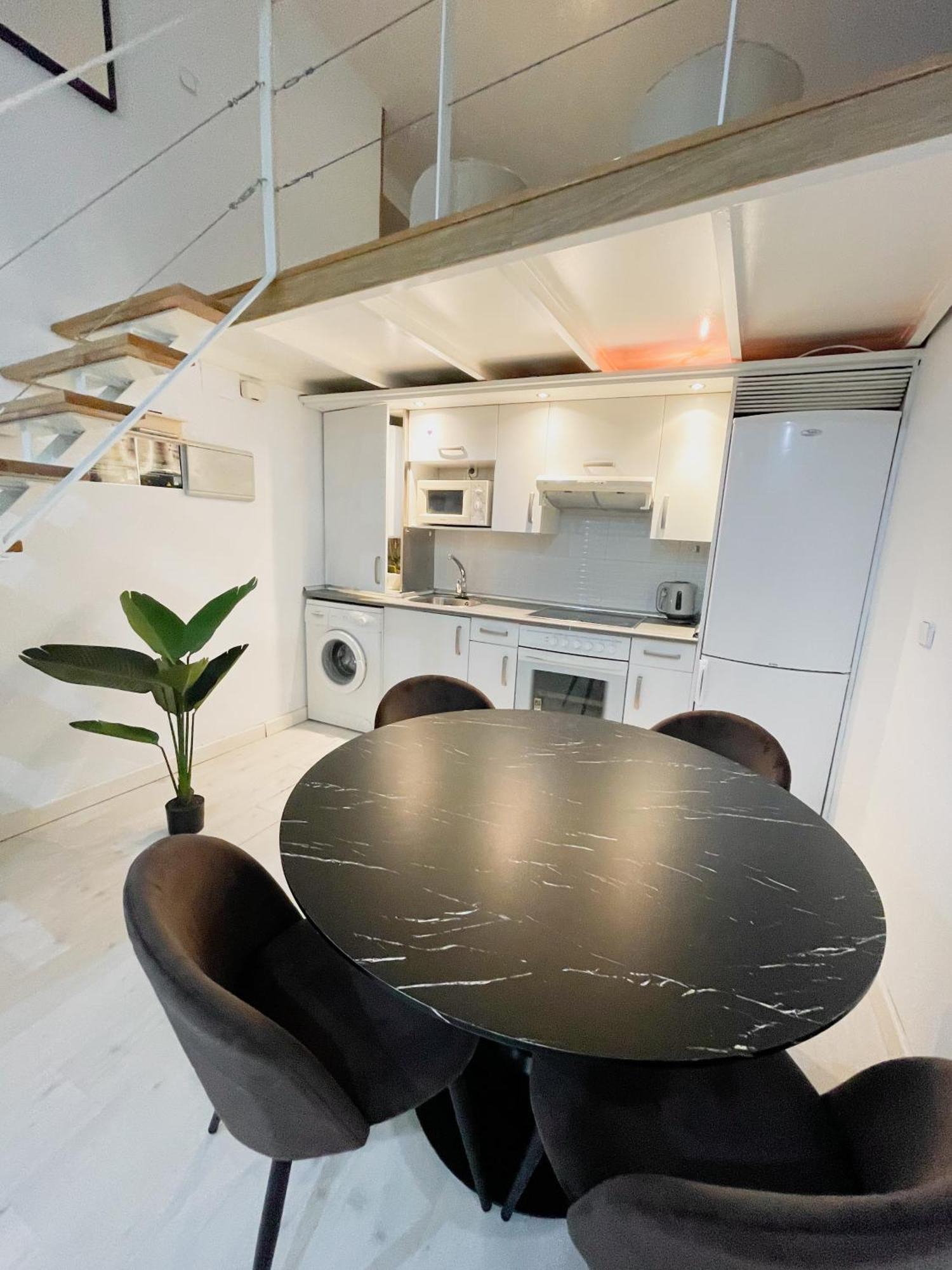 马德里Carretas Duplex Interior公寓 外观 照片